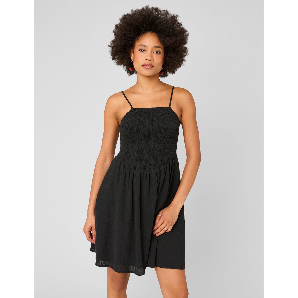 Robe courte smockée noir, BZB