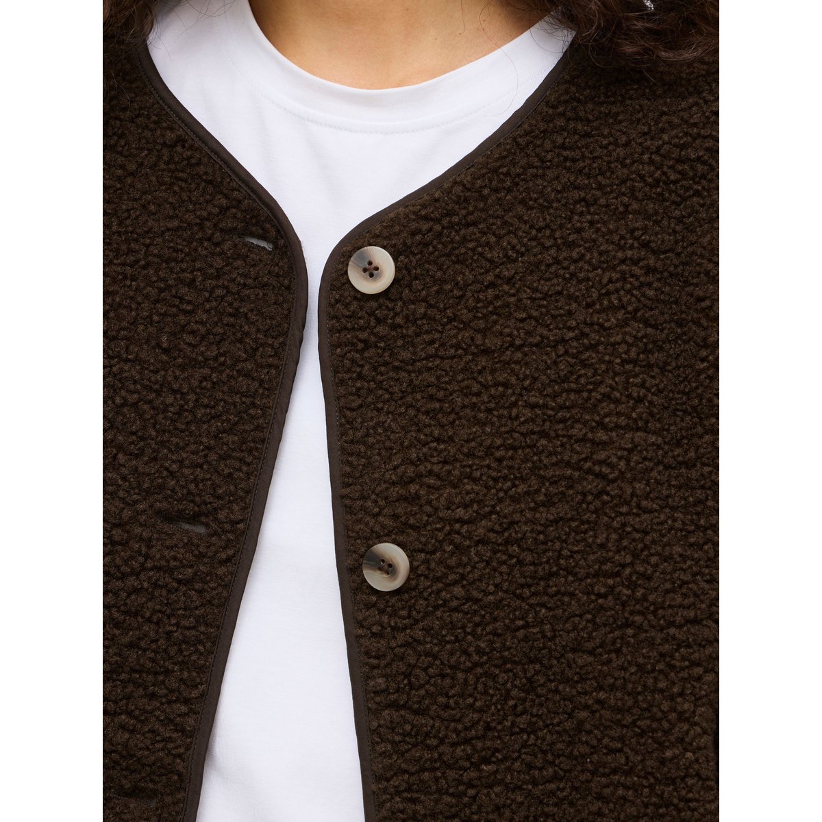 Manteau court en sherpa coffee bean, VILA