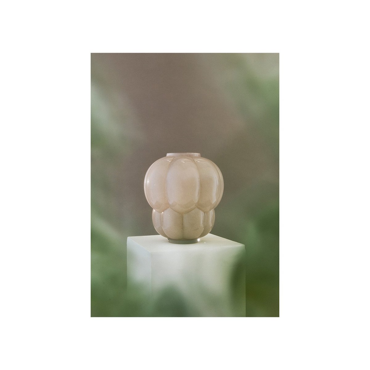 Vase en verre Uva h 28cm beige, AYTM