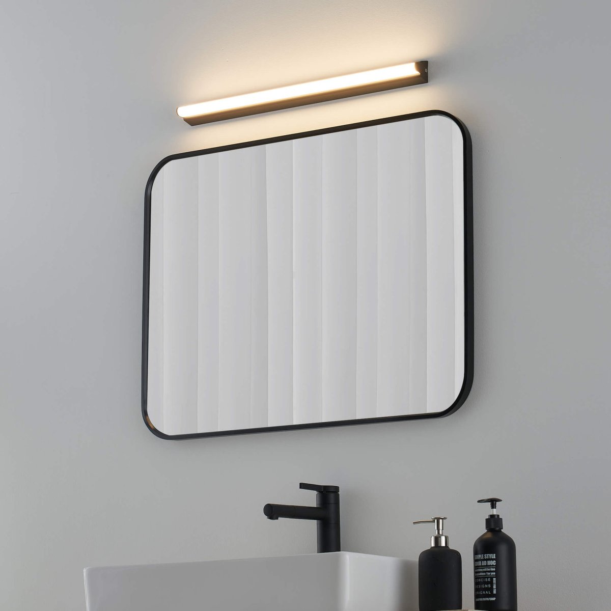 Longue Applique LED Style Réglette – WANI noir, KOSILUM