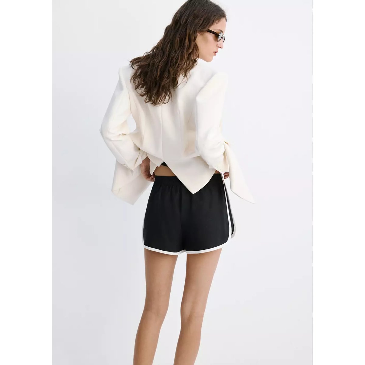 Short en mélange de lin et coton à rayures contrastantes noir, MANGO