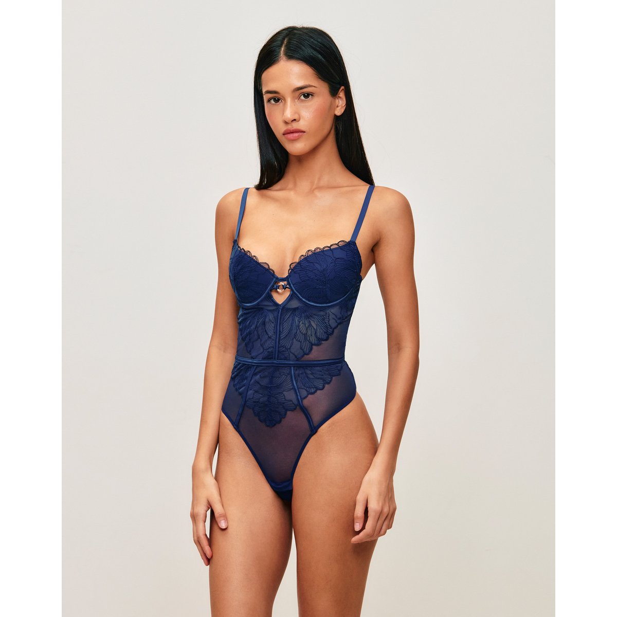 Body string en mesh et broderies florales SLEAZELIZ marine, UNDIZ