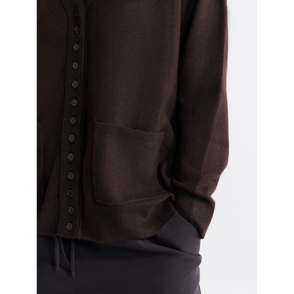 Cardigan ultra-doux à col v et poches marron chocolat, NEXT