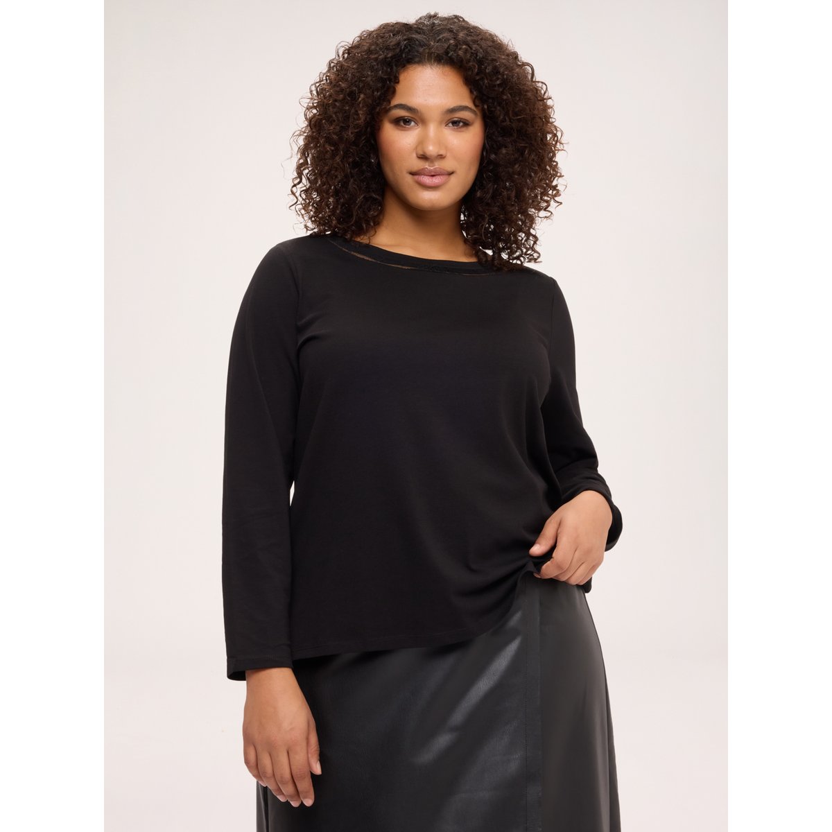 T-shirt avec détail en dentelle noir, FIORELLA RUBINO