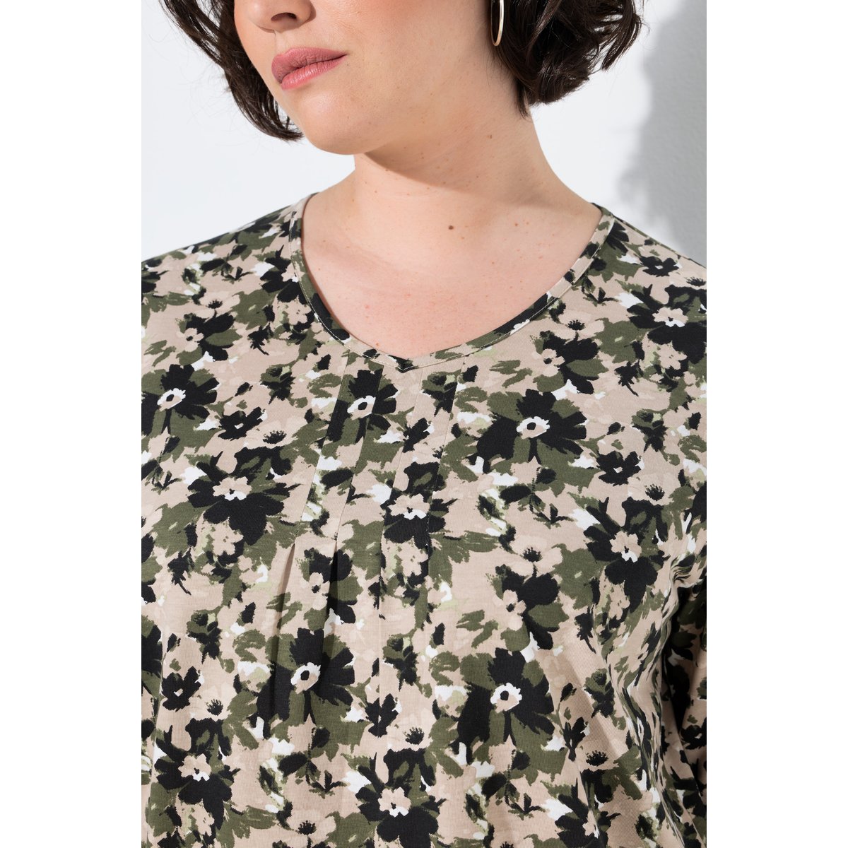 T-shirt à fleurs, plis fantaisie gris olive, ULLA POPKEN