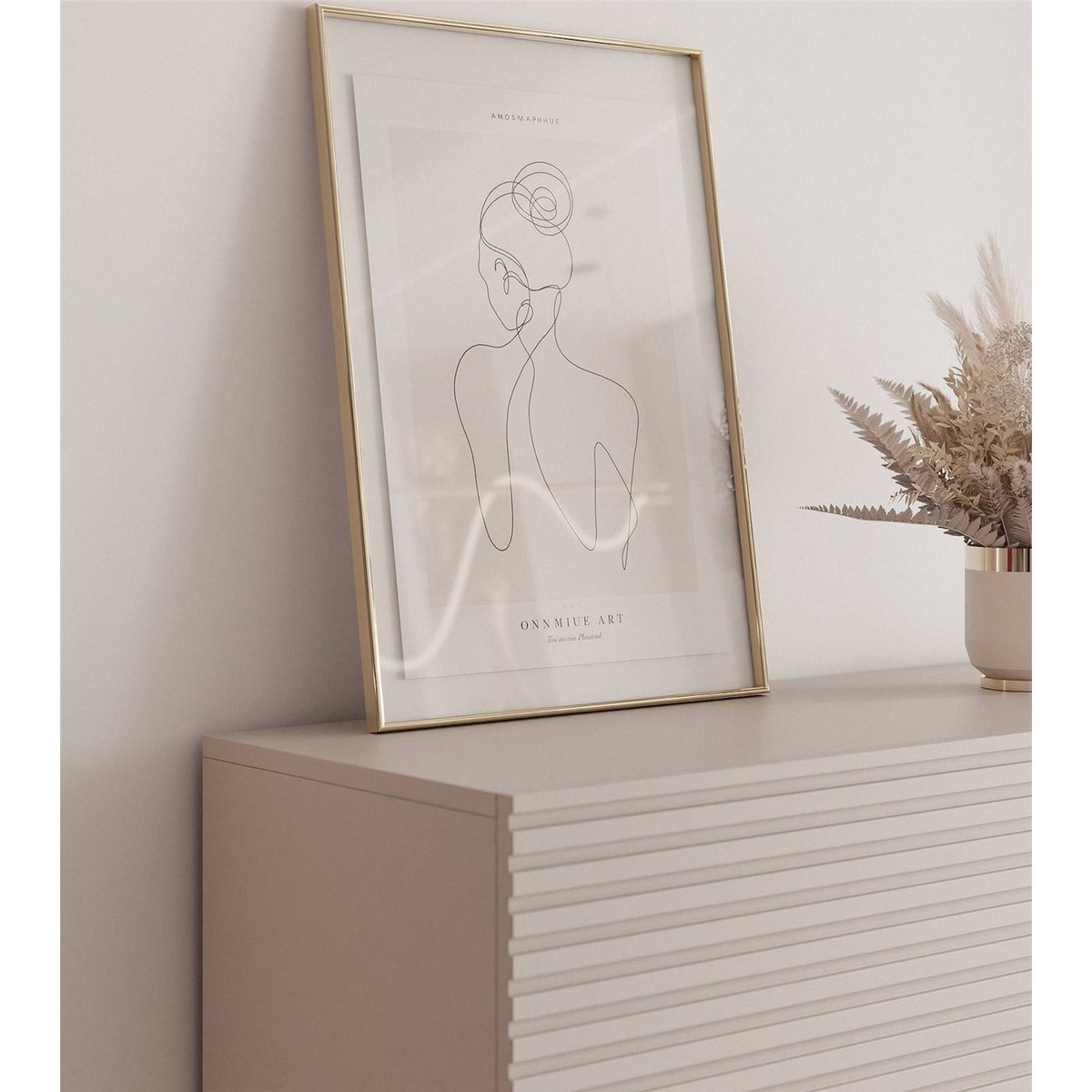 Commode haute rainurée LINEARIS avec éclairage LED cachemire et doré, RECOLLECTION