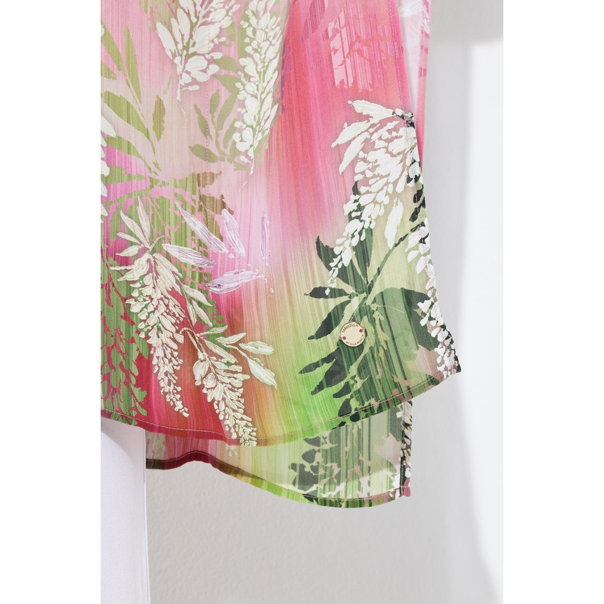 Blouse en mousseline doublée, décolleté en V blanc neige, ULLA POPKEN