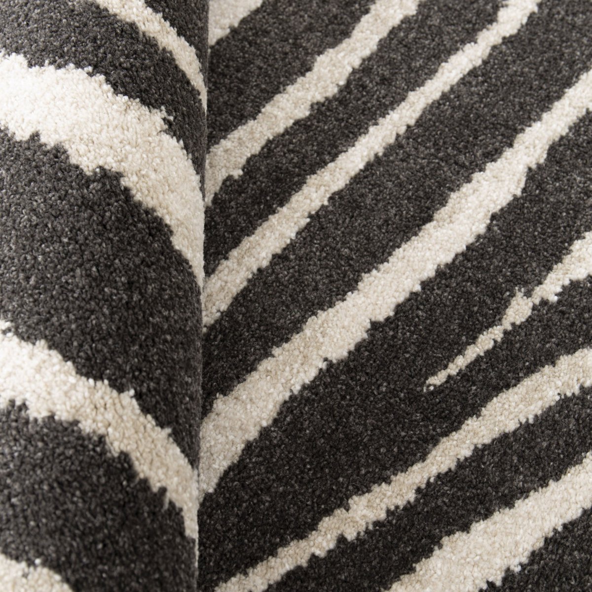Tapis graphique à motif zébré- ZEBRA gris anthracite, DRAWER