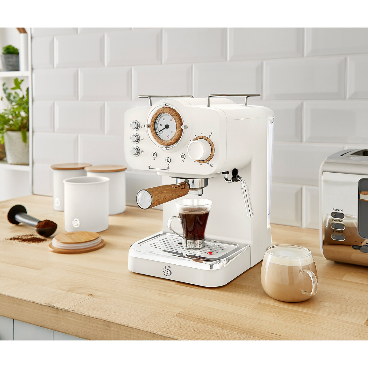 Nordic Pump Espresso Coffee Machine - SK22110 cream, SWAN