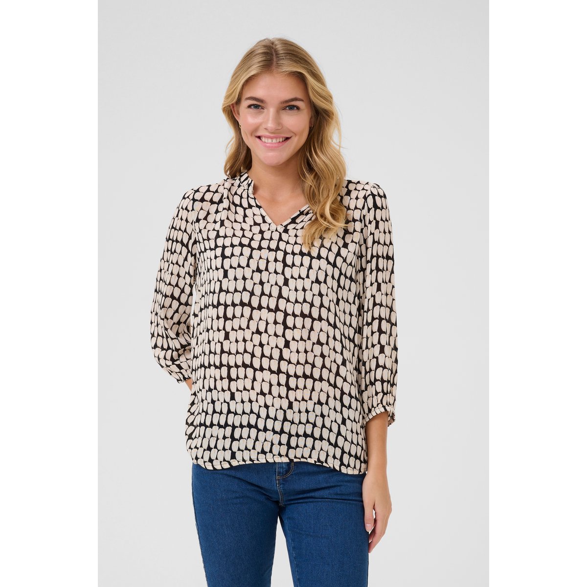 Long sleeved blouse noir black sand graphic dot, KAFFE