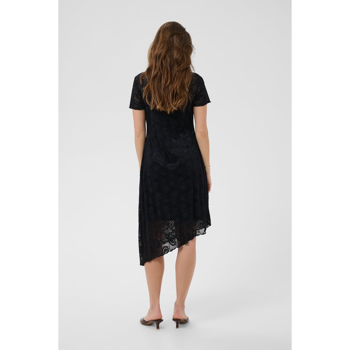 Robe noir pitch black, CREAM