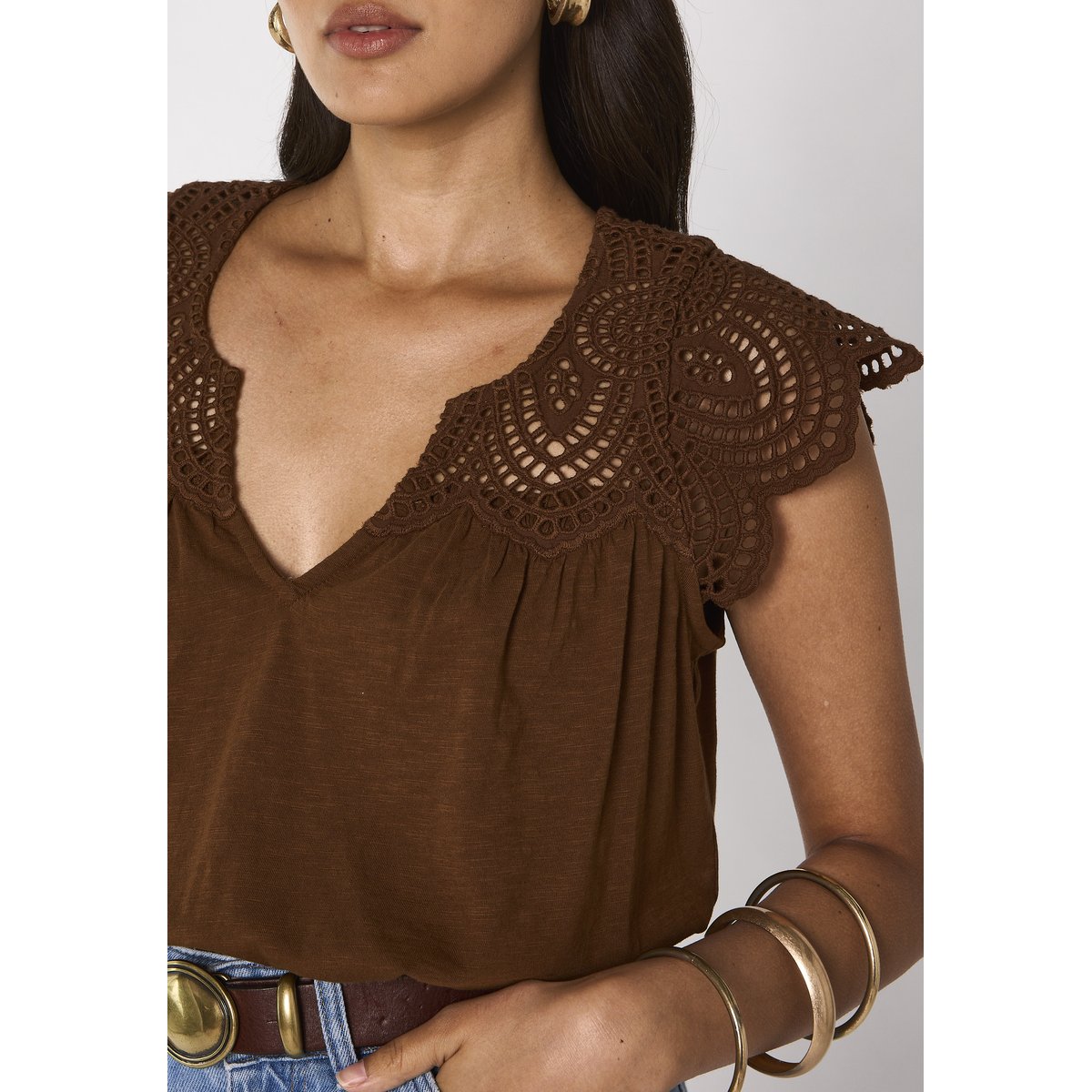 Top brodé à manches courtes en coton LILOU caramel, Maison 123