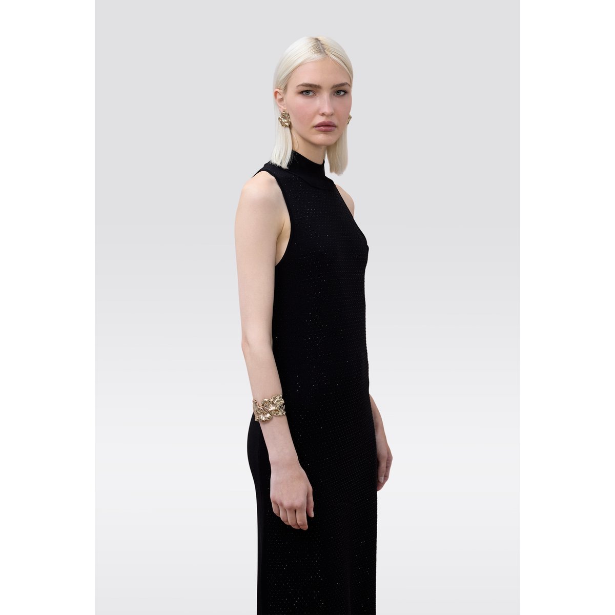 Robe longue à col montant brodée de strass noir, LOLA CASADEMUNT