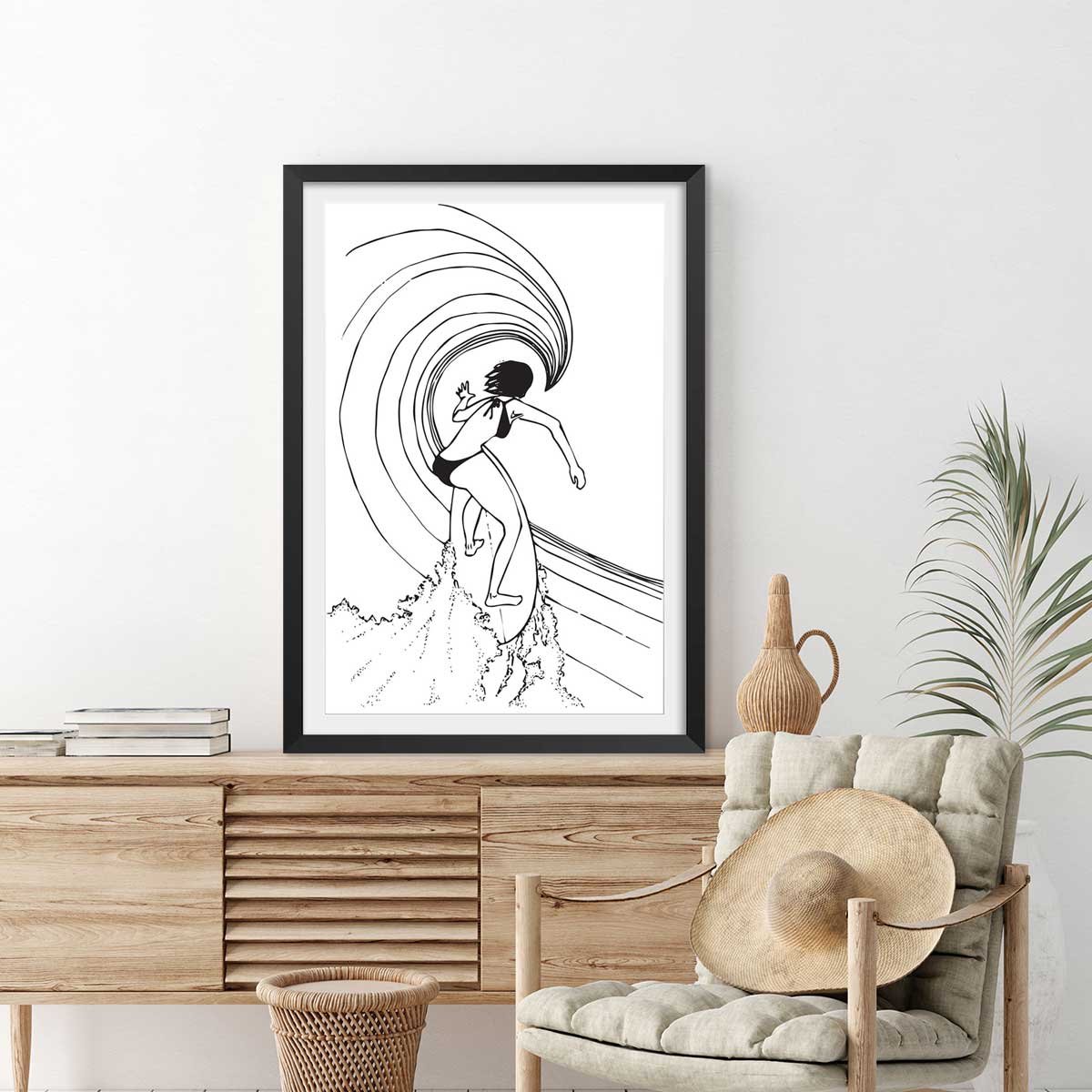 Poster surfeuse tube affiche + cadre en bois - noir, HEXOA