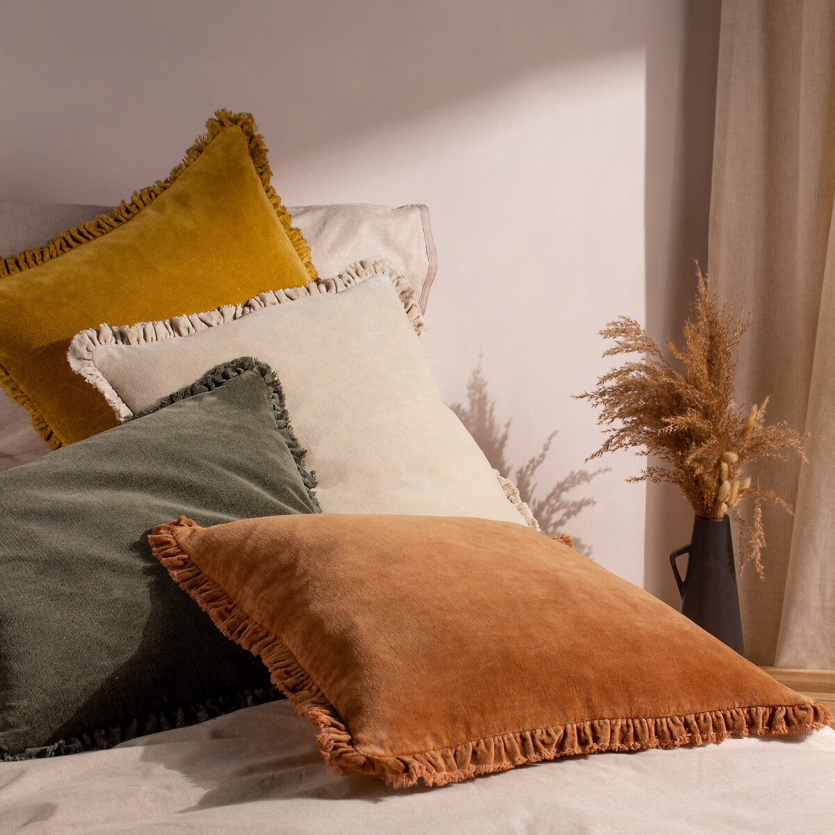 Bertie Cotton Velvet Cushion moss , YARD