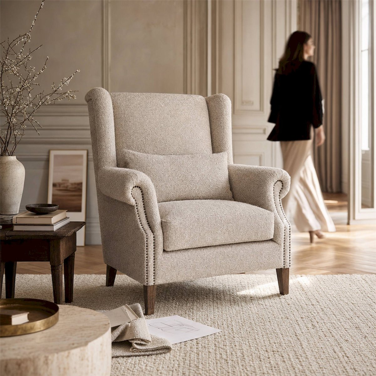 Fauteuil bergère classique en bois crème et bois brun, RECOLLECTION