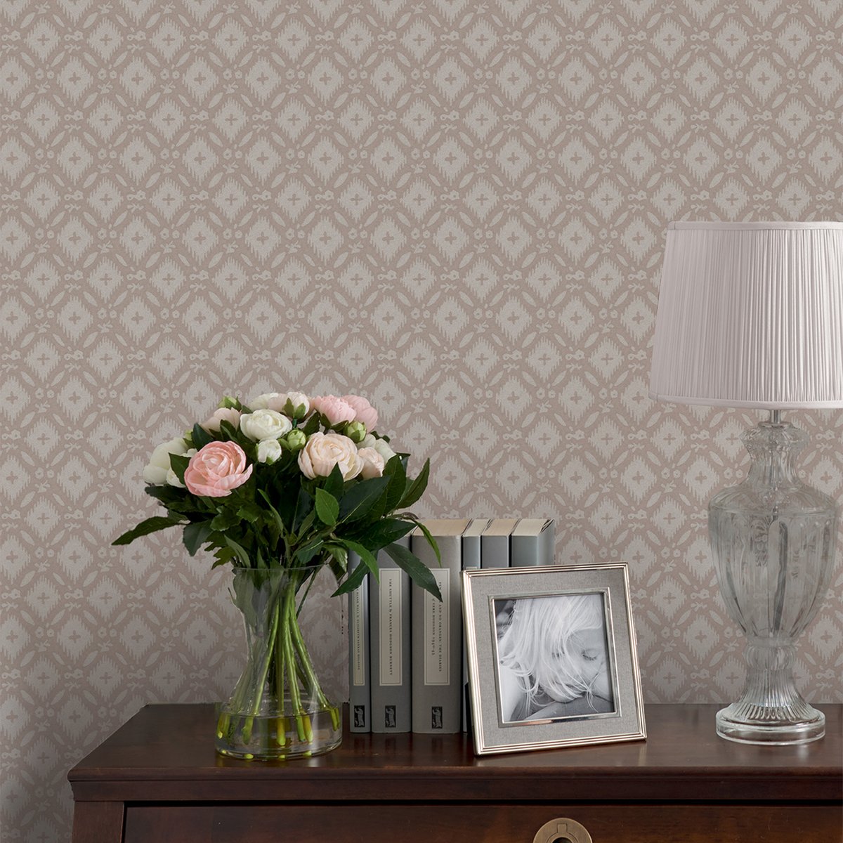 Papier peint quadrillage géométrique doux Whitebrook gris colombe, LAURA ASHLEY