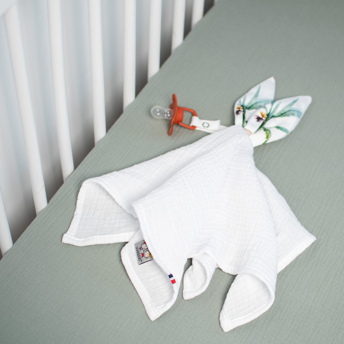 Doudou lapin attache tétine en coton SAFARI blanc, SEVIRA KIDS