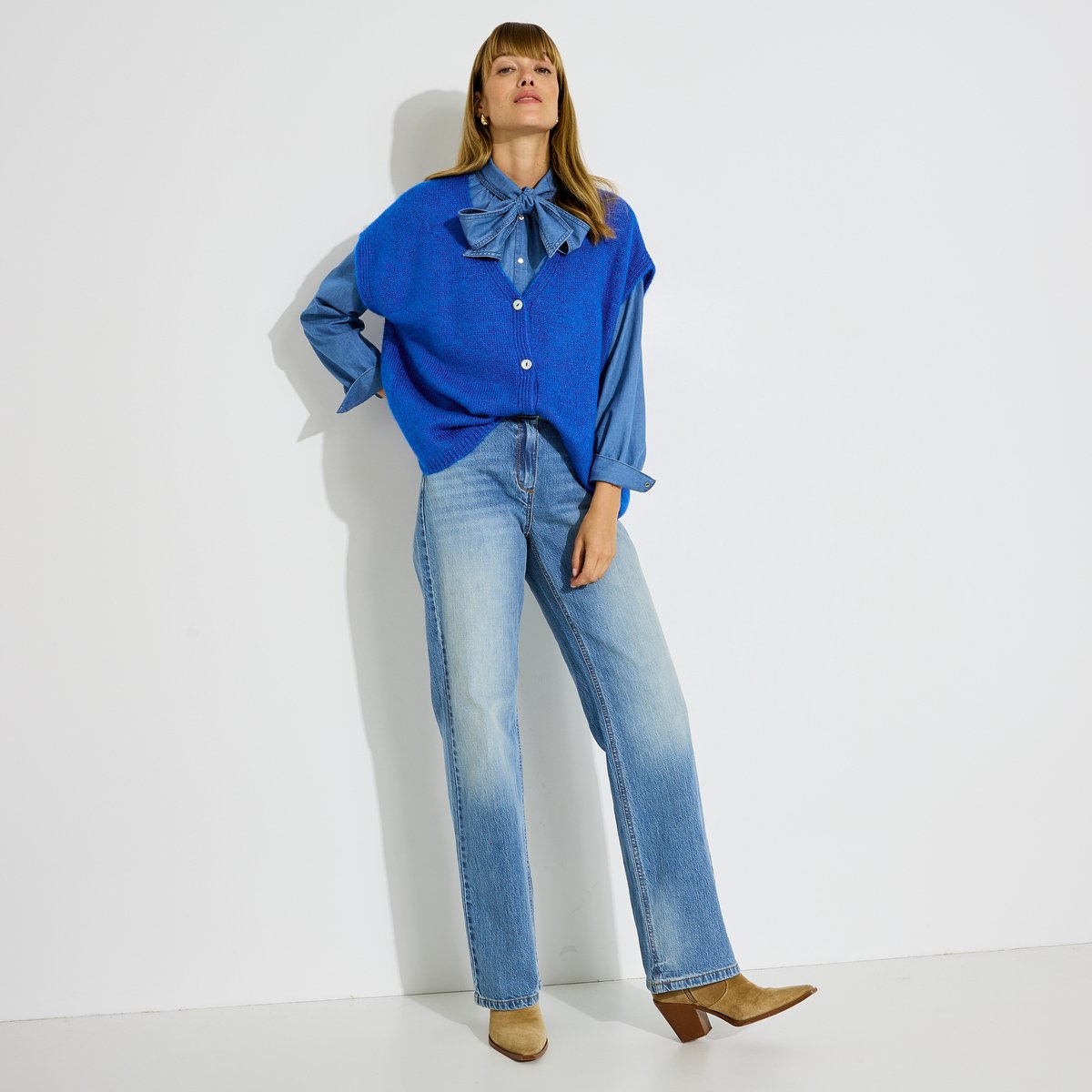 Gilet col V bleu, GRAIN DE MALICE