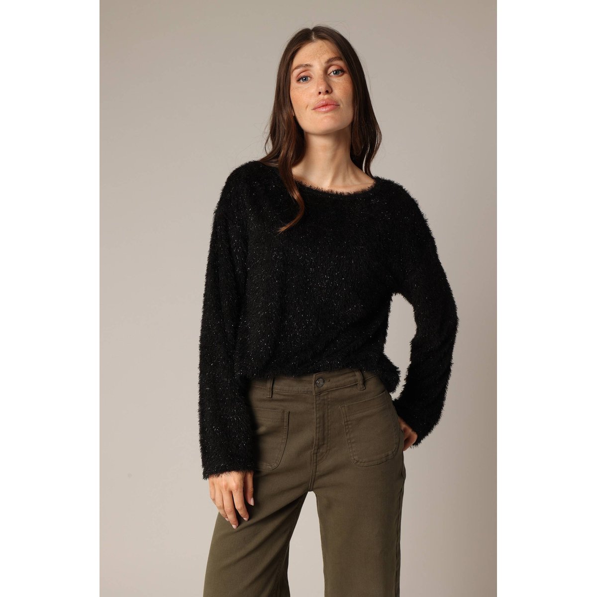 Pull moelleux à col rond, manches longues et coupe ample AMBERLYN black, DEELUXE