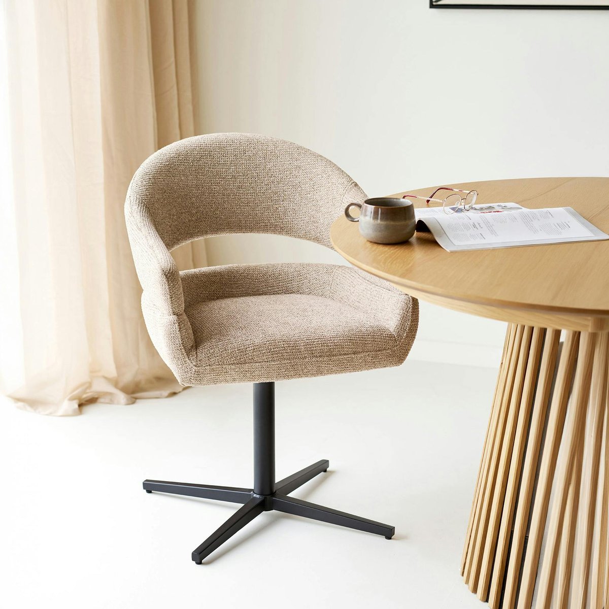 Chaise pivotante moderne en tissu (lot de 2) MONTREUX) beige / noir, PIER IMPORT