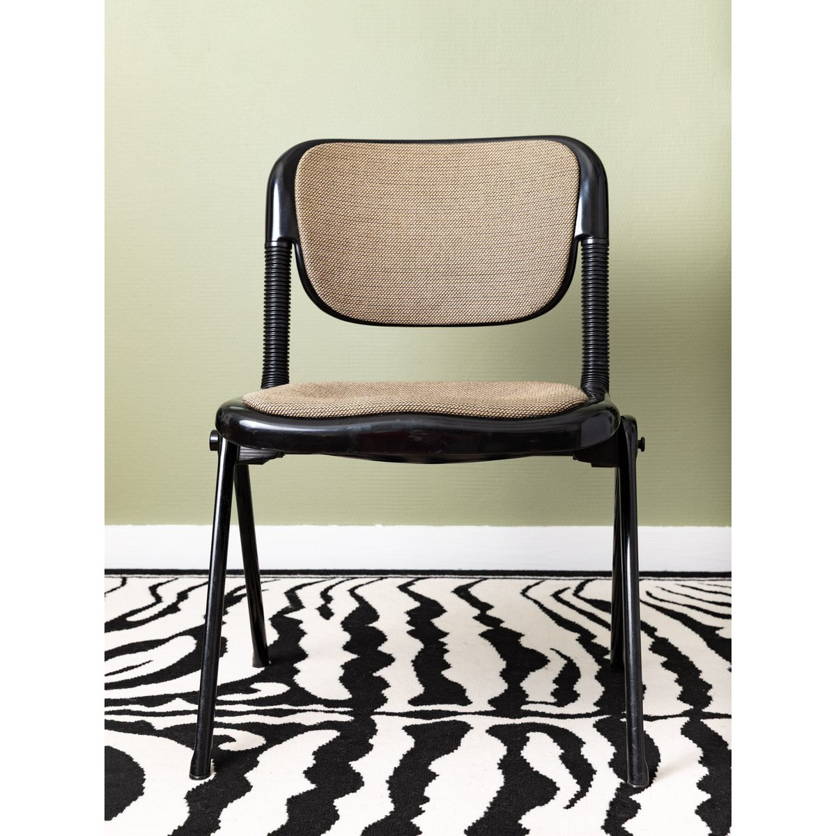 Paire de deux chaises design Alma N°1991 - Bon état noir, DEBONGOUT