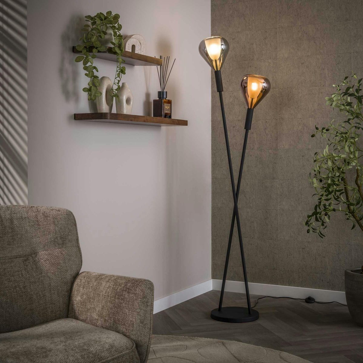 Lampadaire design tiges croisées, 2 abat-jour gouttes NIAGARA chrome, PIER IMPORT