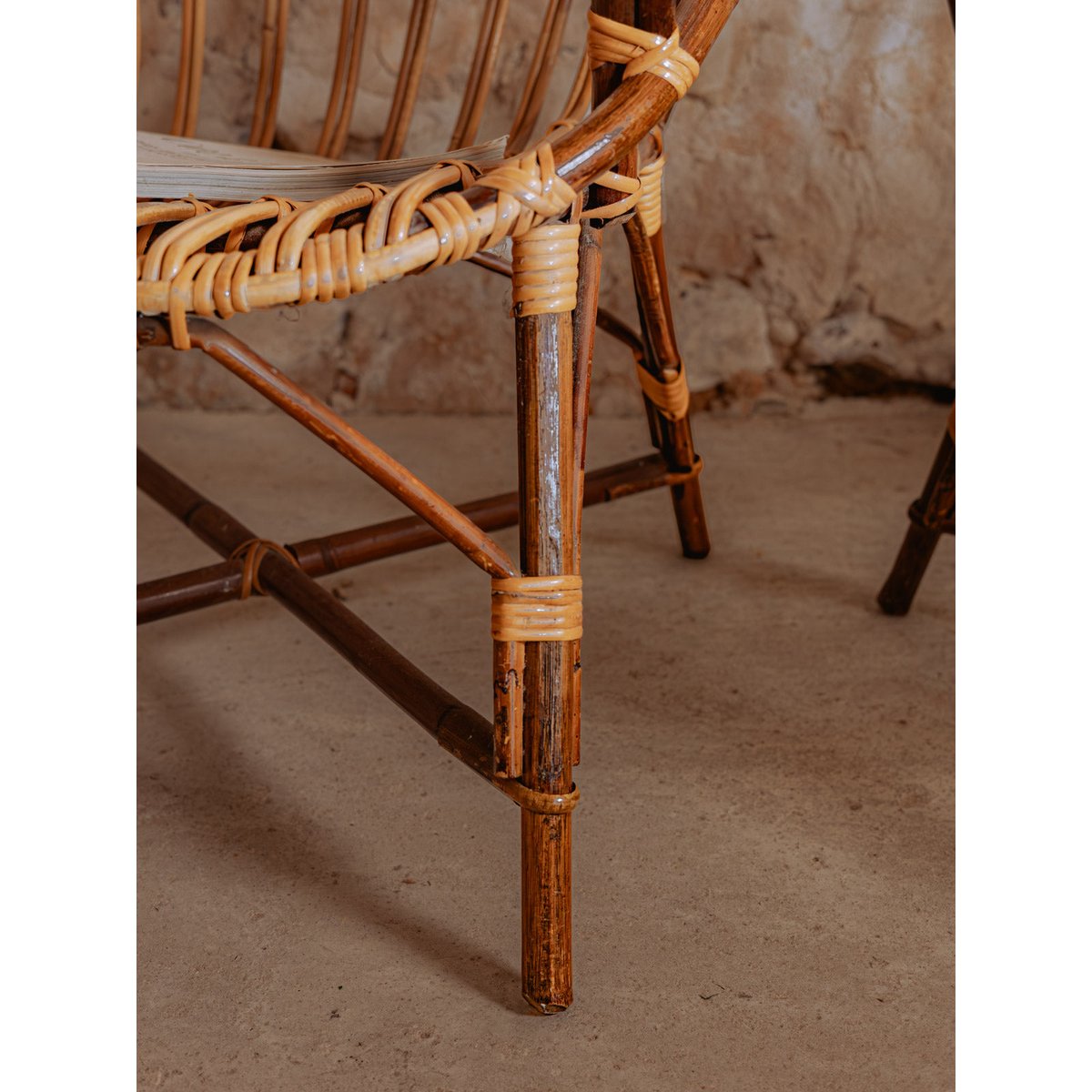 Fauteuil en rotin foncé Ernest N°861 - Bon état bois foncé, DEBONGOUT