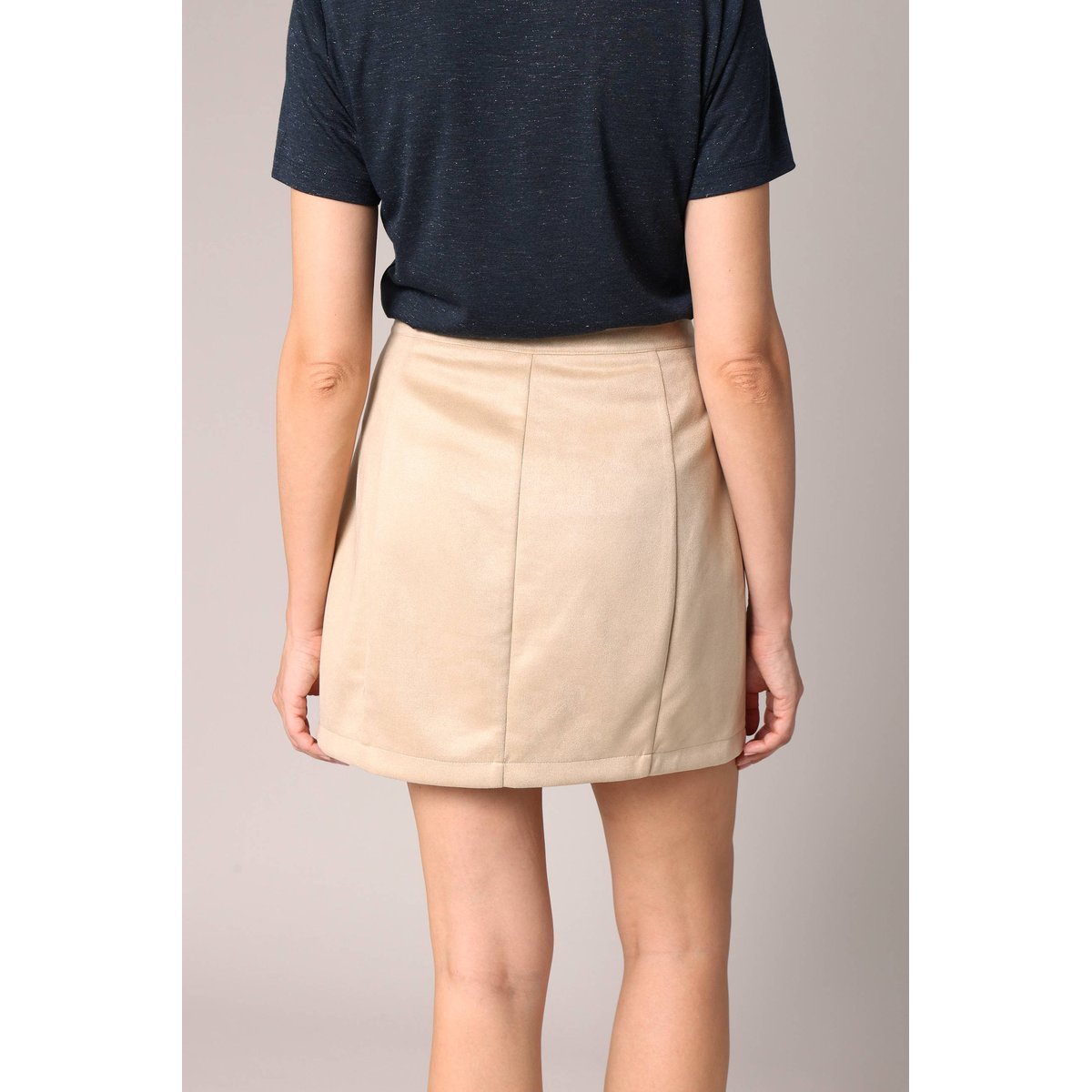 Jupe courte en daim avec poches plaquées VALENTINA beige, DEELUXE