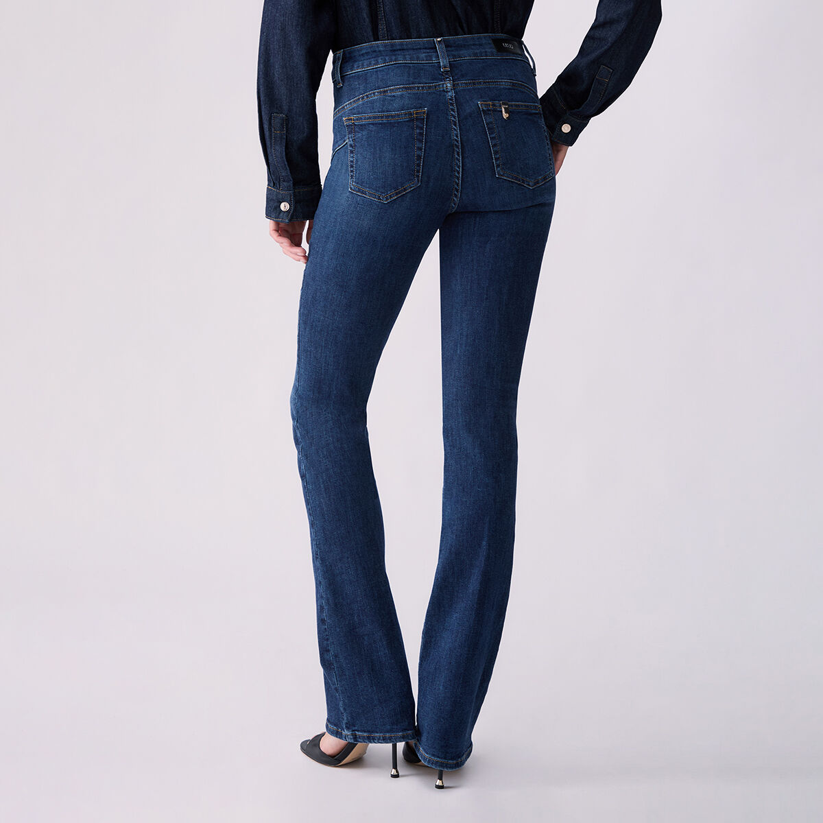 Jean bootcut avec boutons bijoux denim bleu, LIU JO