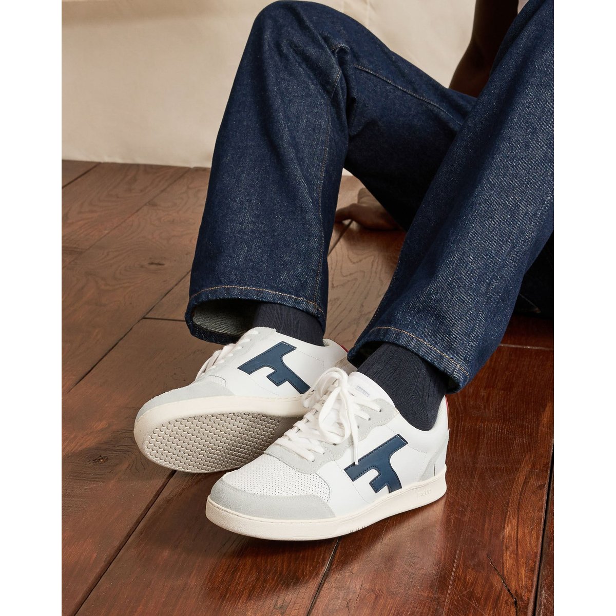 Baskets basses cuir suede HAZEL blanc et bleu marine, FAGUO