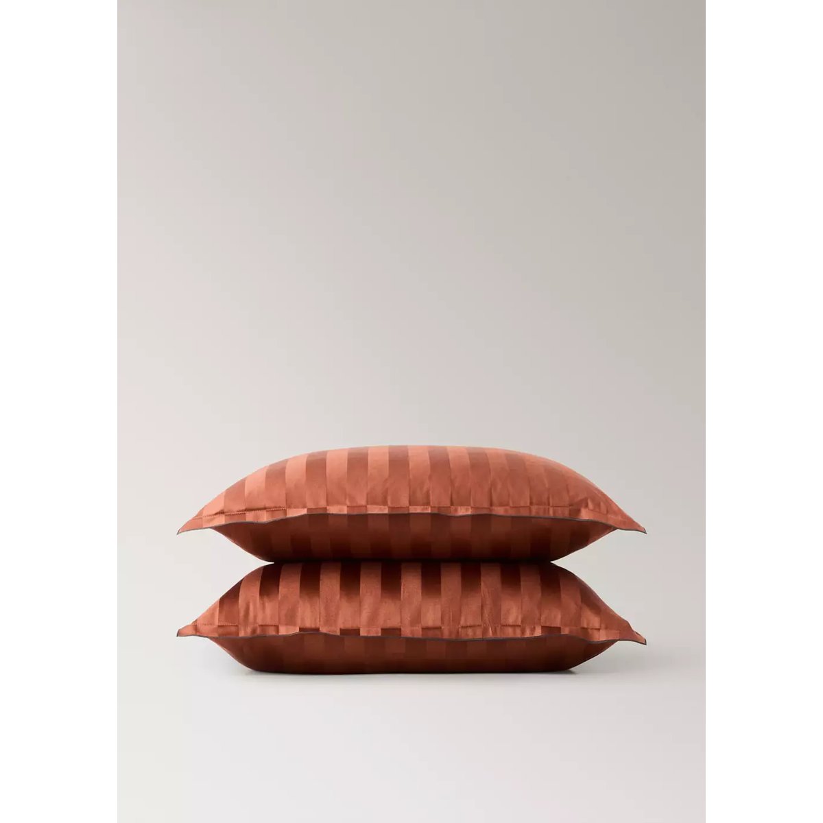 Taie d’oreiller 100 % coton satin 60x60 cm cognac, MANGO HOME
