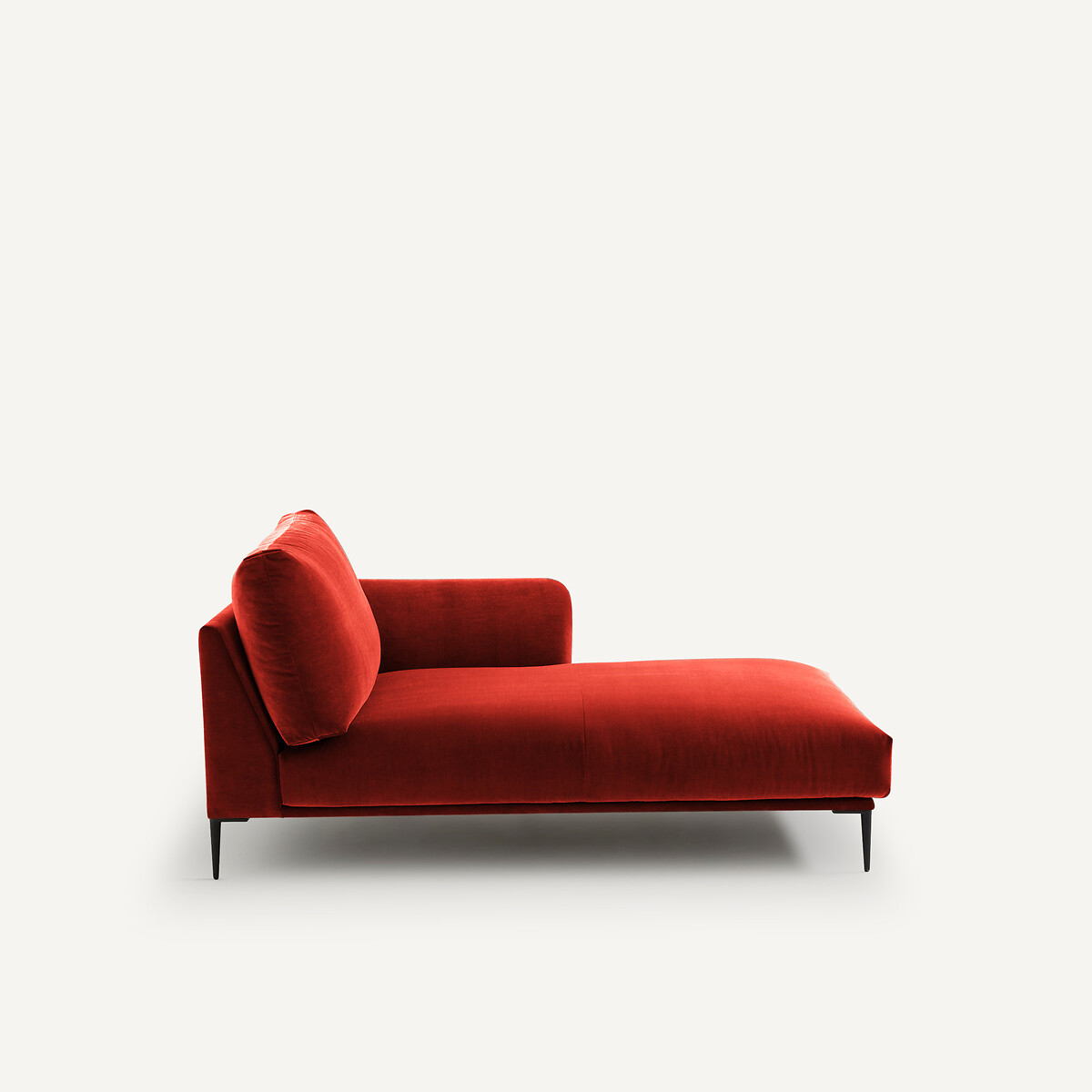 Méridienne en velours, OSCAR rouge cinabre, EMMANUEL GALLINA X AM.PM