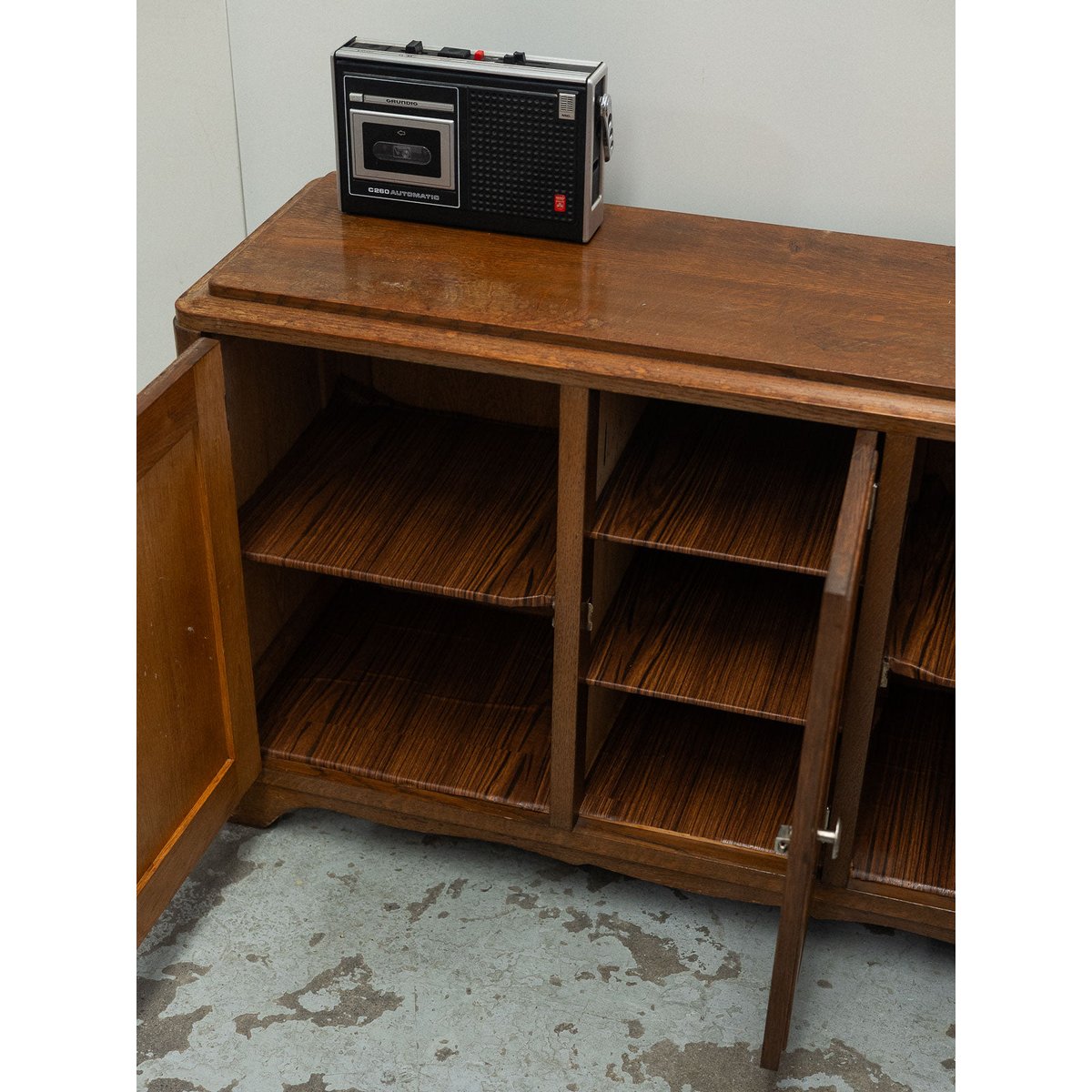 Buffet à 3 portes Gilbert N°1782 - Bon état bois foncé, DEBONGOUT