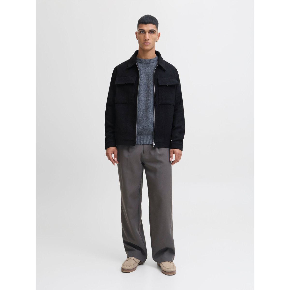 Veste black, aprel