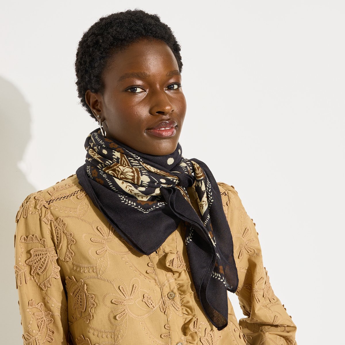 Foulard carré imprimé cachemire noir, GRAIN DE MALICE