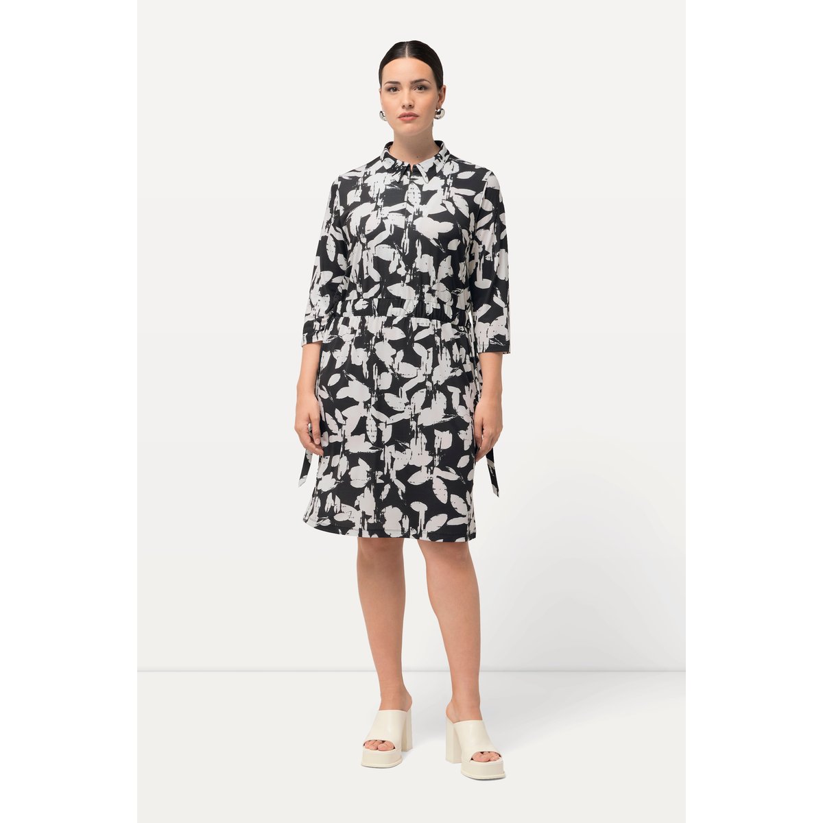 Robe en jersey, feuillage, col chemise marine, ULLA POPKEN
