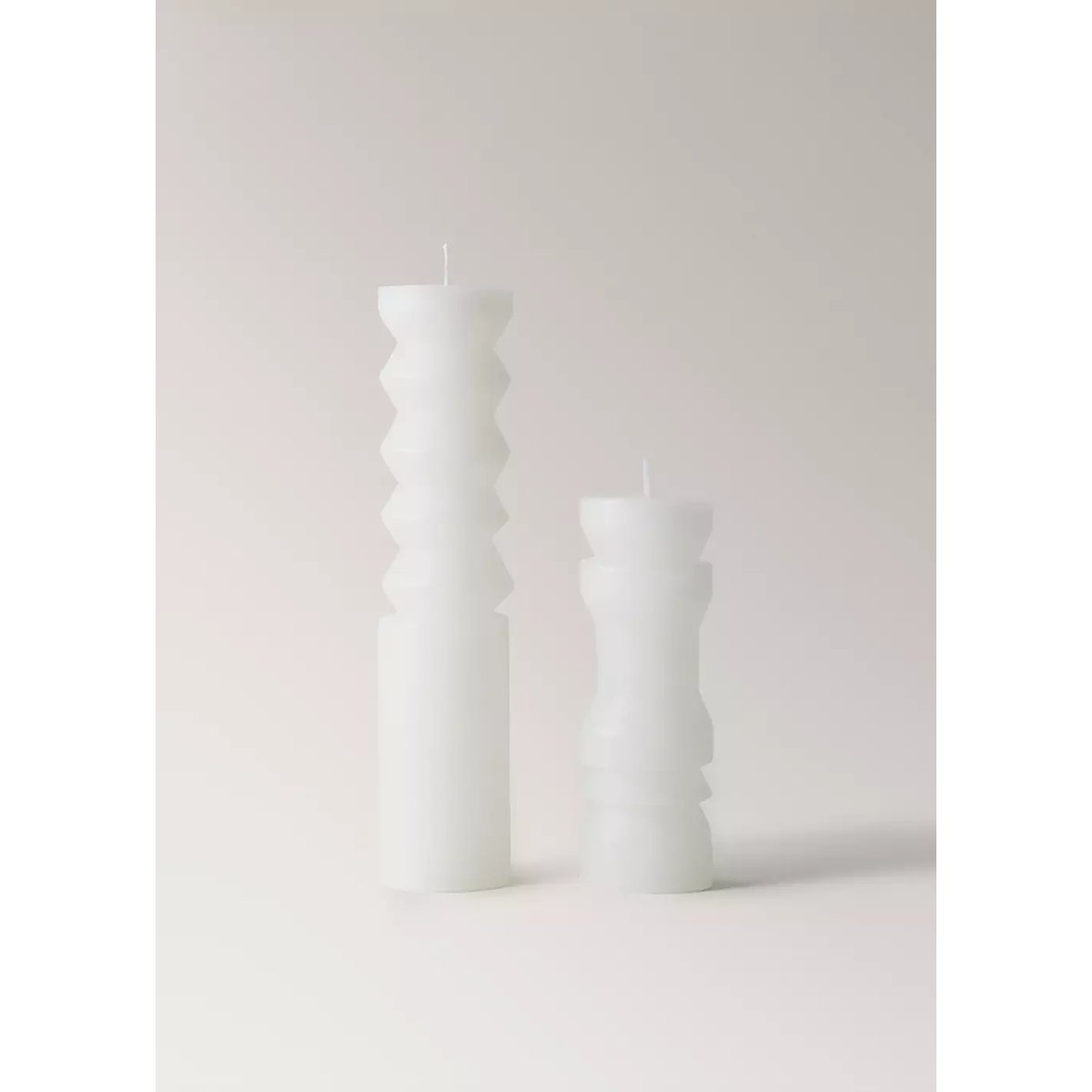 Bougie sculpturale haute blanc cassé, MANGO HOME