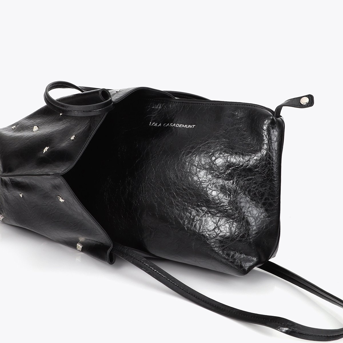 Cabas à clous étoiles et rivets noir vernis, LOLA CASADEMUNT