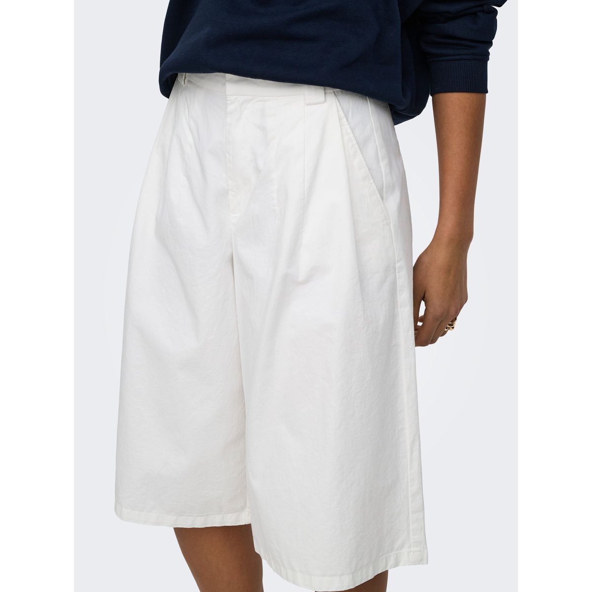 Bermuda white 1, JDY