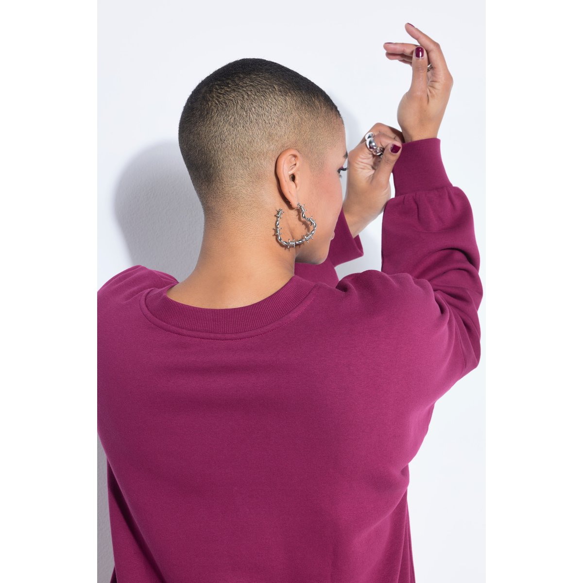 Sweat-shirt oversized avec patch à message aubergine, STUDIO UNTOLD