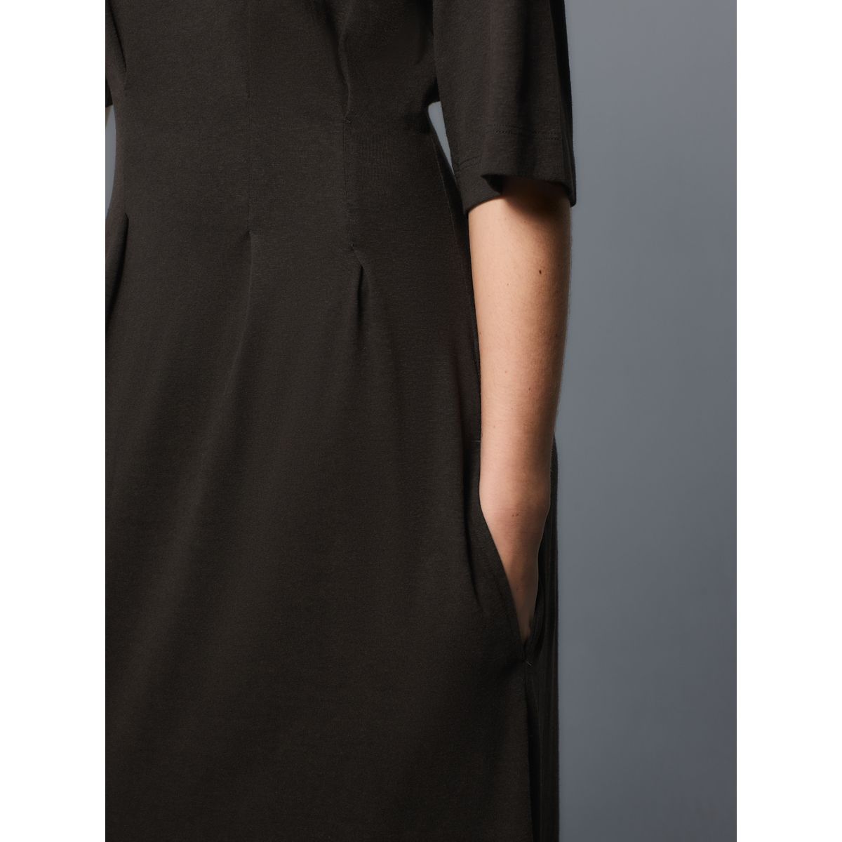 Robe midi à manches courtes en lin mélangé marron chocolat, NEXT