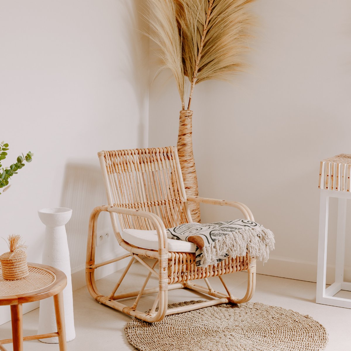 Fauteuil en rotin avec coussin ALBANE naturel, HYDILE