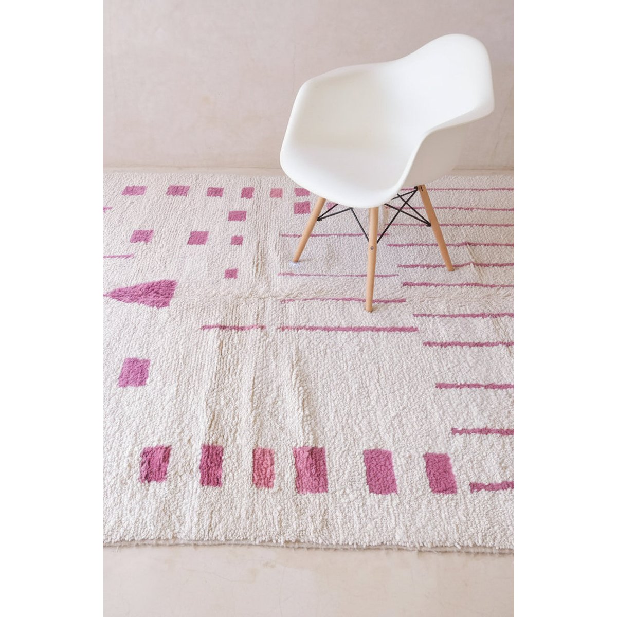 Tapis berbère marocain pure laine rose poudrée, AFK LIVING