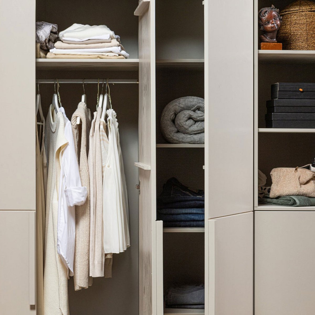 Armoire 3 portes en bois H215cm- PURE beige, WOOOD