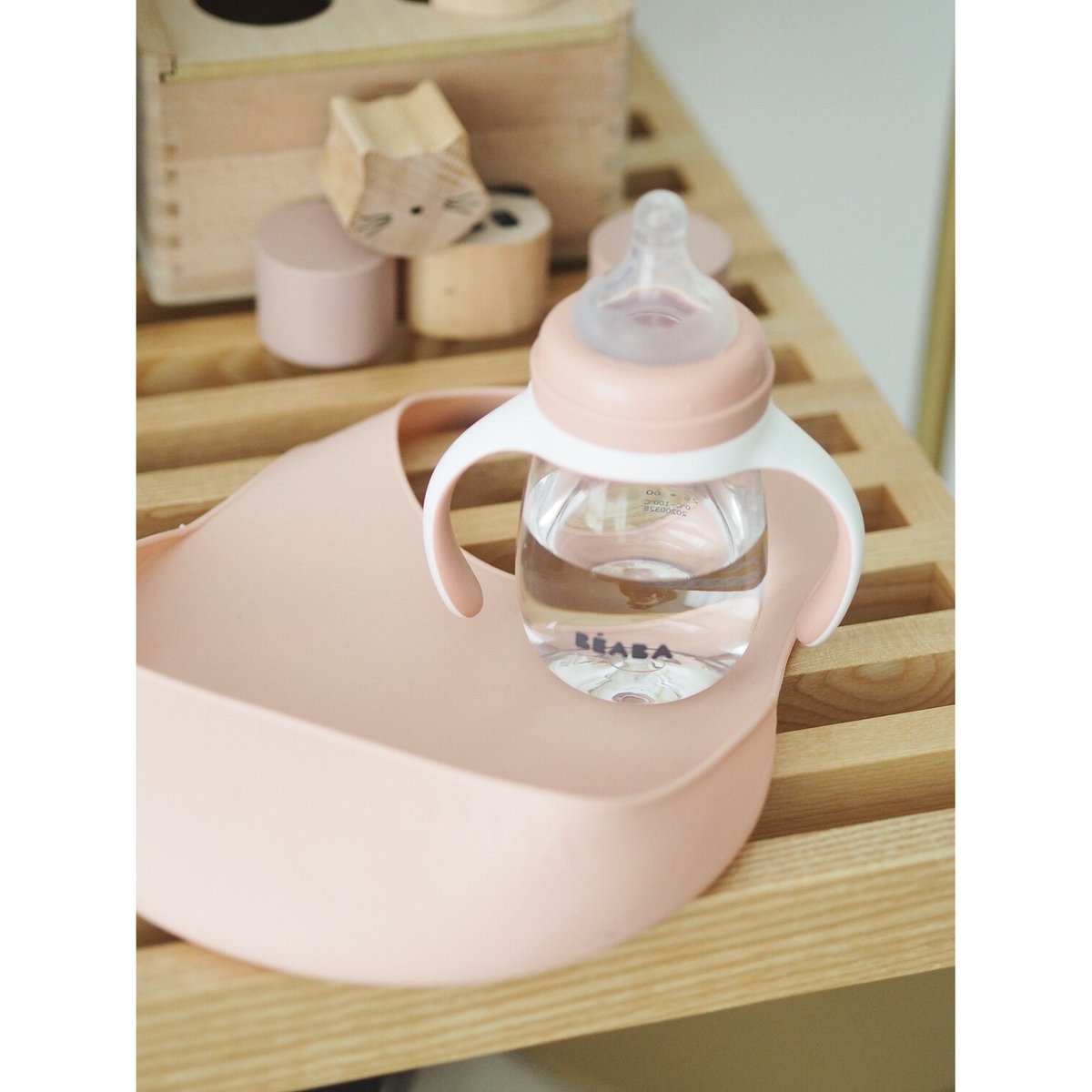Bavoir silicone récupérateur réglable rose ancienne, BEABA
