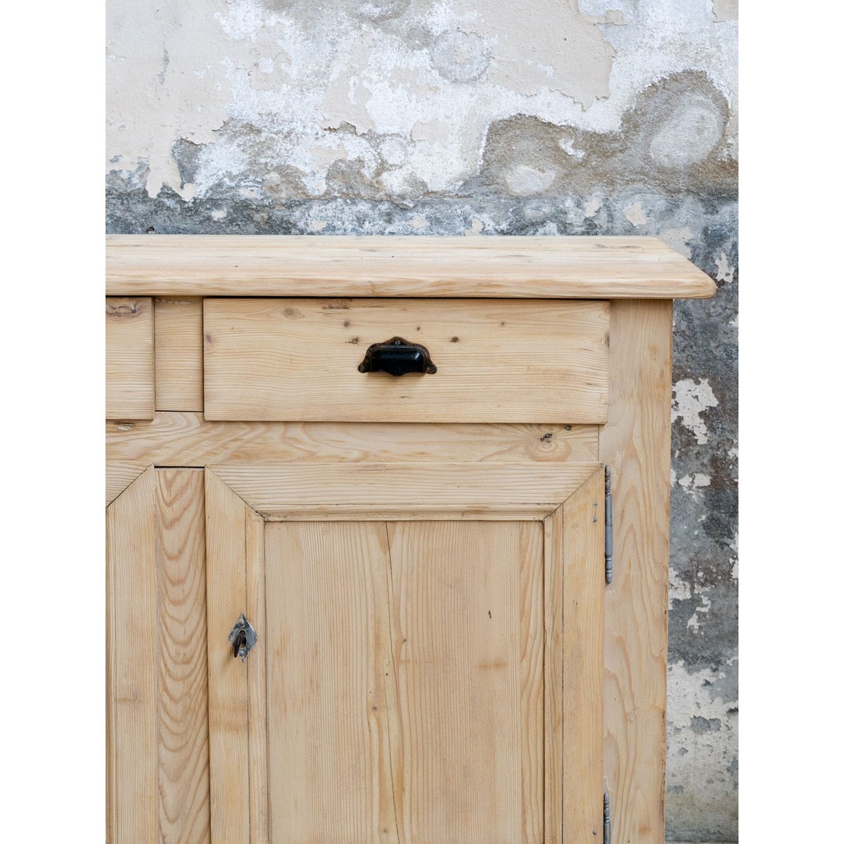 Buffet en bois clair Gilbert N°1914 - Bon état bois clair, DEBONGOUT