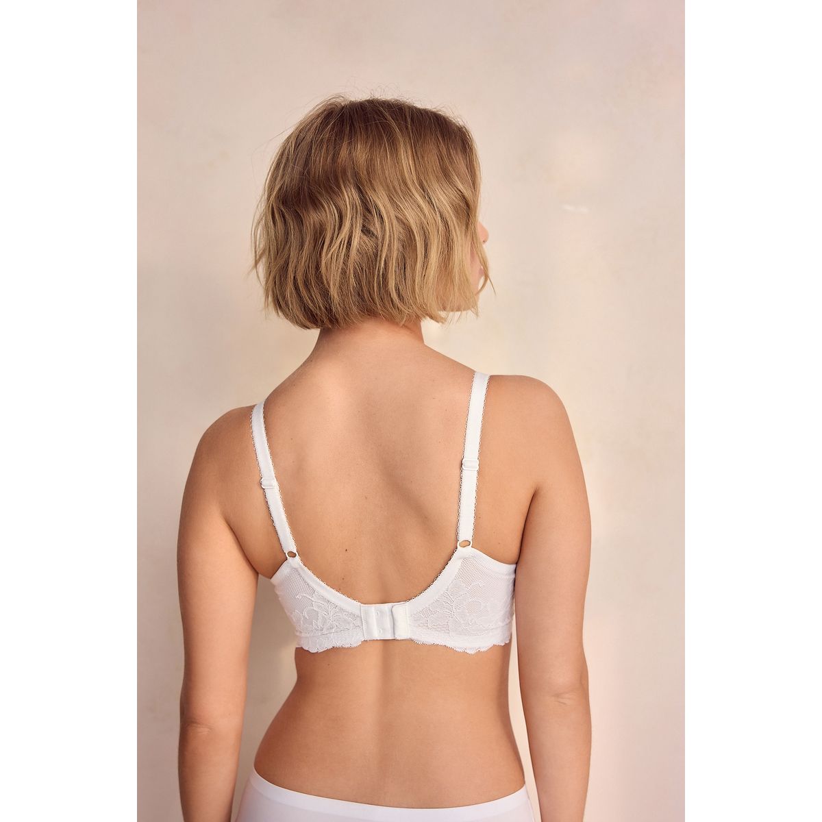 Soutien-gorge lissant ultra confort blanc, NEXT
