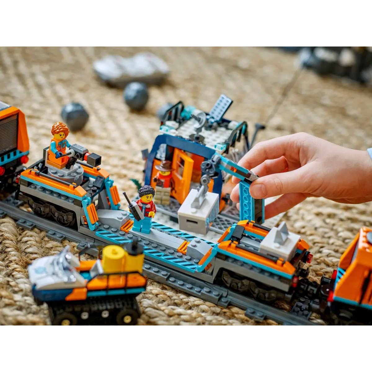 LEGO City - Train Express des Explorateurs en Arctique - Set de 1517 Pièces multicolore, LEGO