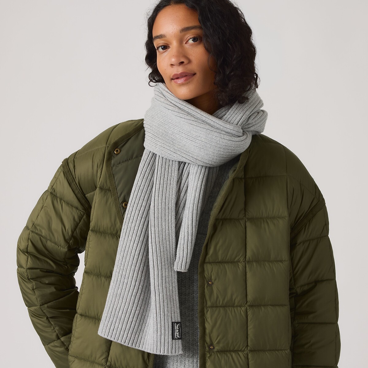 Bufanda gris, LEVI'S